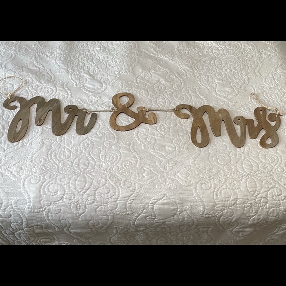 Other - Wooden Mr. & Mrs. banner